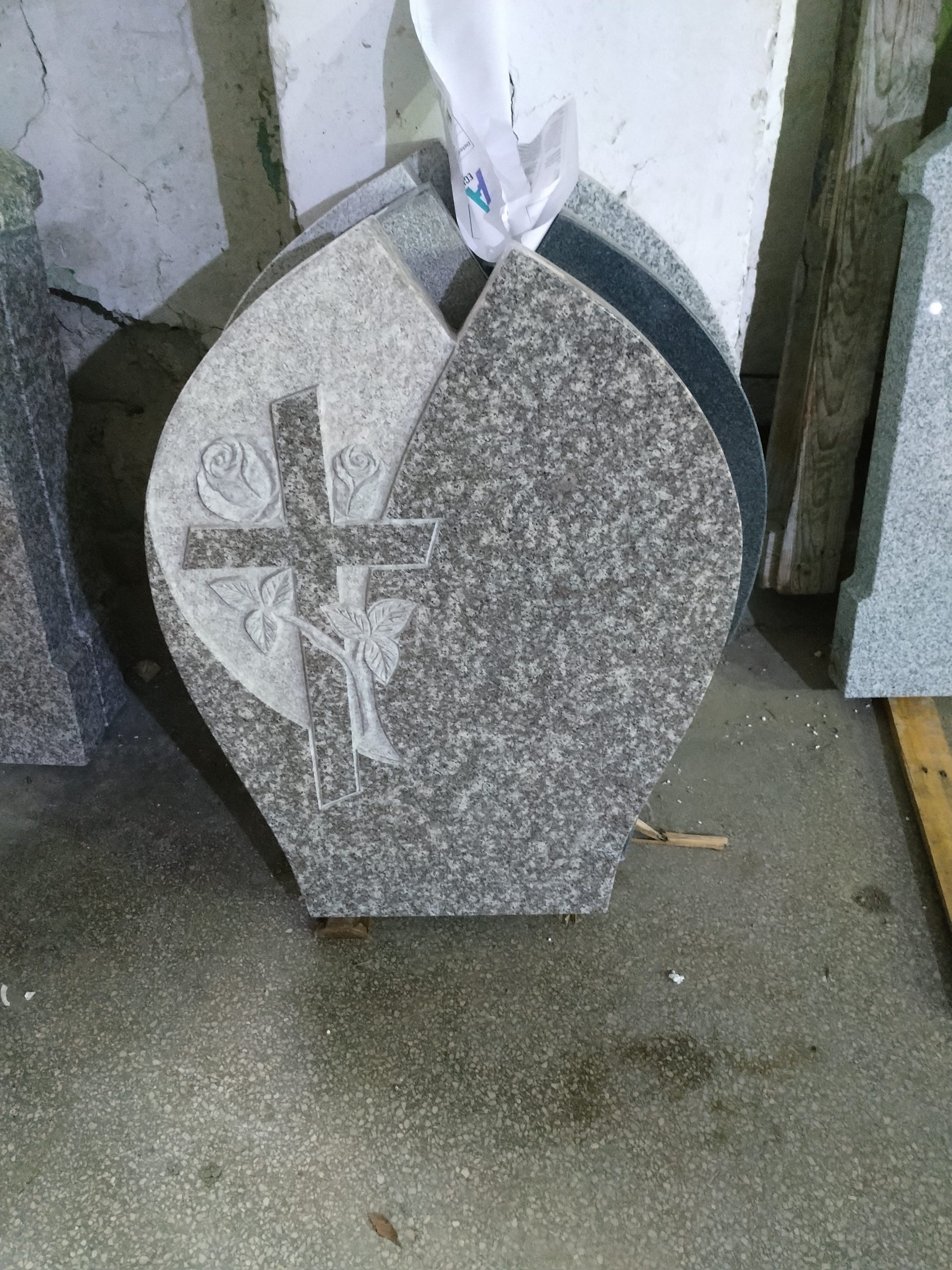 Monumente Granit — Model 26