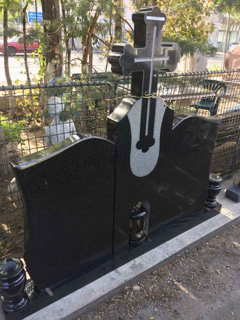 Monumente Granit — Model 28