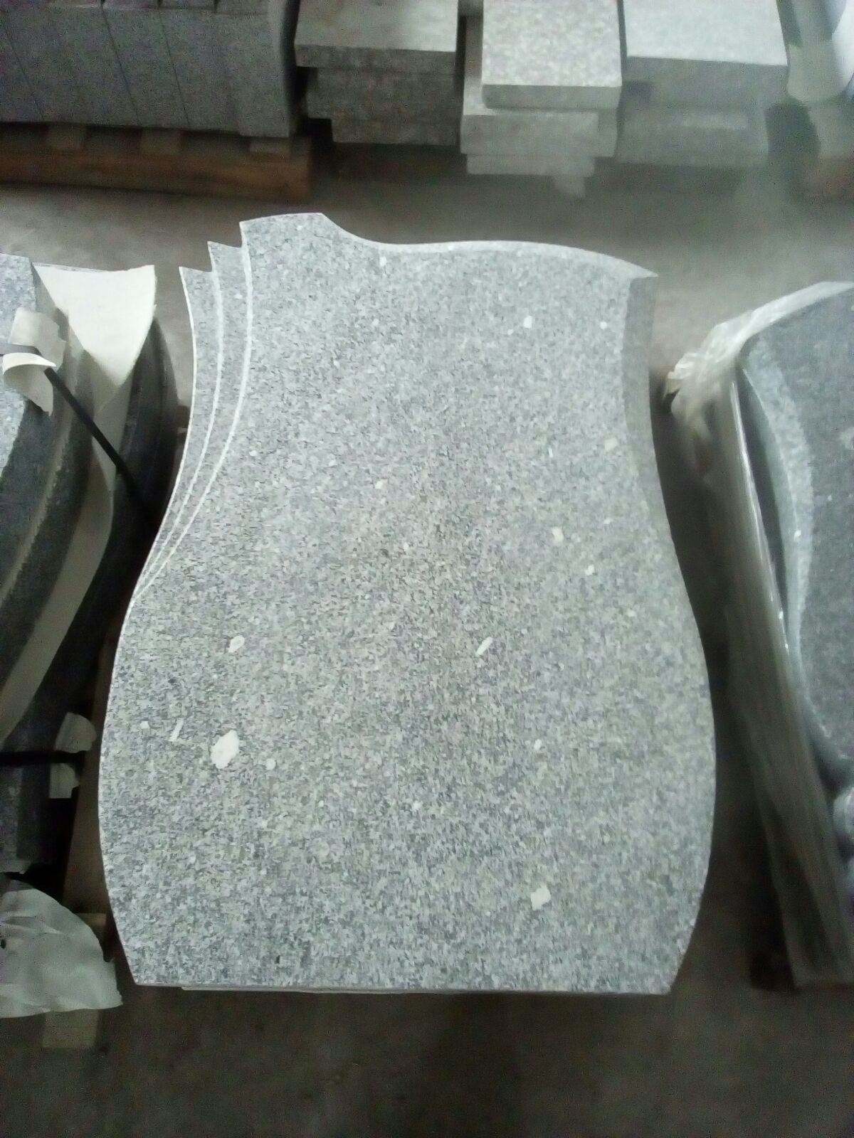 Monumente Granit — Model 30